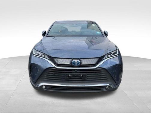 Coastal Gray Metallic 2023 Toyota Venza Limited