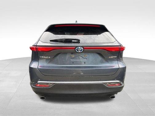Coastal Gray Metallic 2023 Toyota Venza Limited