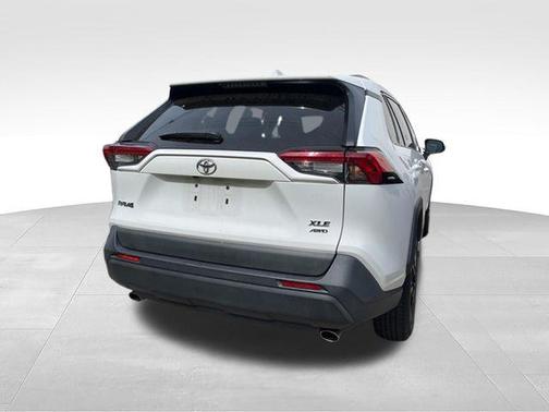 Super White 2019 Toyota RAV4 XLE