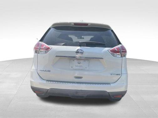 Pearl White 2016 Nissan Rogue SV