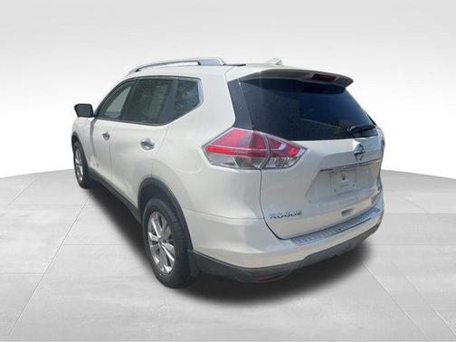 Pearl White 2016 Nissan Rogue SV