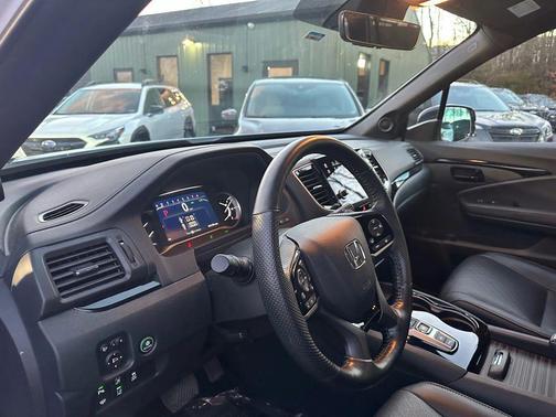 2023 Honda Passport AWD Elite