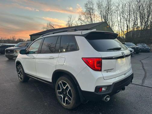 2023 Honda Passport AWD Elite