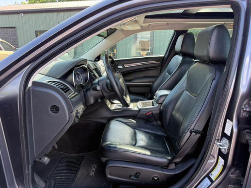 Granite Crystal Metallic Clearcoat 2016 Chrysler 300C Base