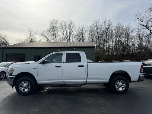 2021 RAM 3500 Tradesman Crew Cab 4x4 8' Box