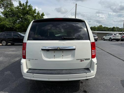 Stone White Clearcoat 2010 Chrysler Town & Country Limited