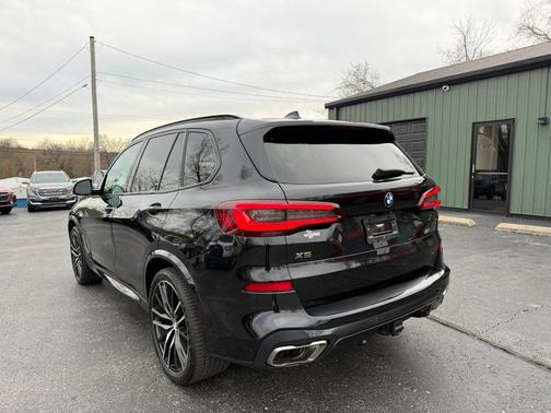 Black Sapphire Metallic 2023 BMW X5 M50i