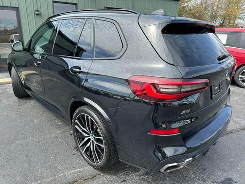 2023 BMW X5 M50i