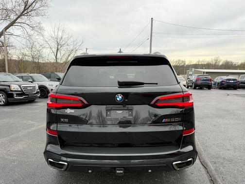 Black Sapphire Metallic 2023 BMW X5 M50i