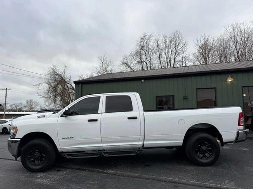 2022 RAM 2500 Tradesman Crew Cab 4x4 8' Box