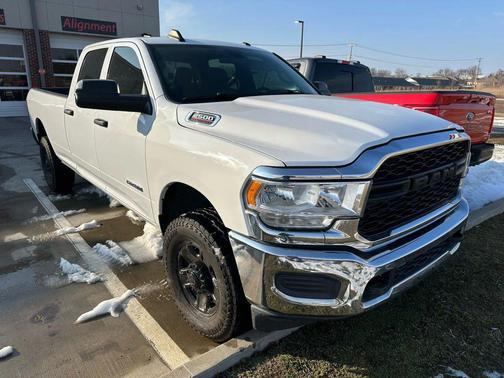 2022 RAM 2500 Tradesman Crew Cab 4x4 8' Box