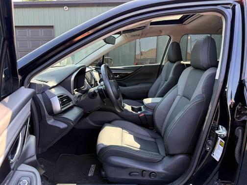 Crystal Black Silica 2025 Subaru Outback Onyx Edition XT
