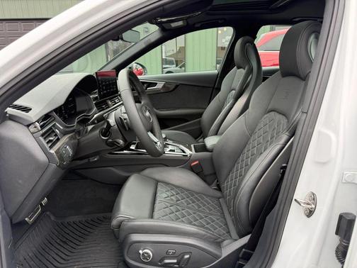 2024 Audi S4 Premium Plus TFSI quattro Tiptronic