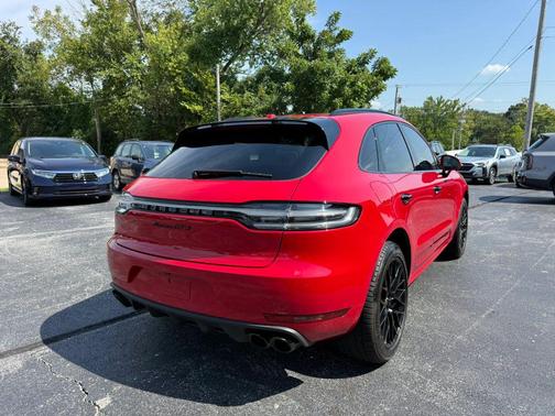 Carmine Red 2021 Porsche Macan Macan GTS