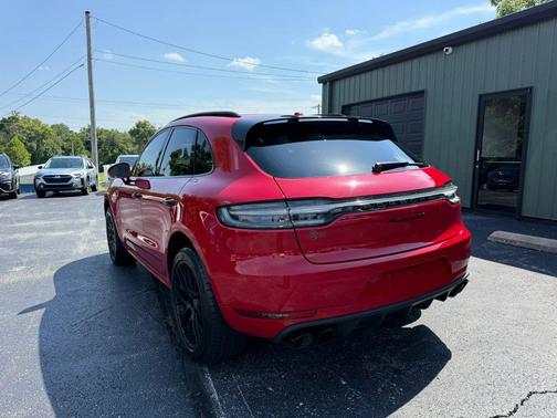 Carmine Red 2021 Porsche Macan Macan GTS