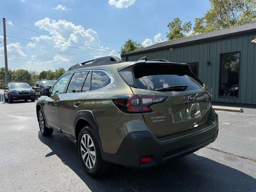 2024 Subaru Outback Premium