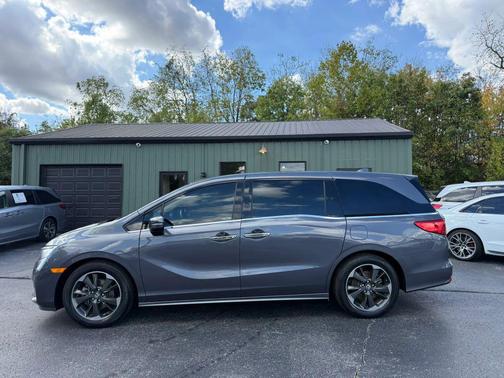 Gray 2023 Honda Odyssey Elite