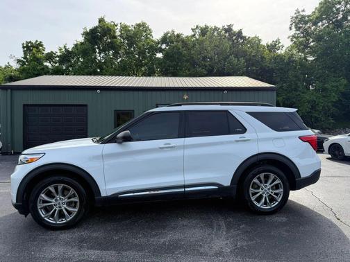 Oxford White 2020 Ford Explorer XLT