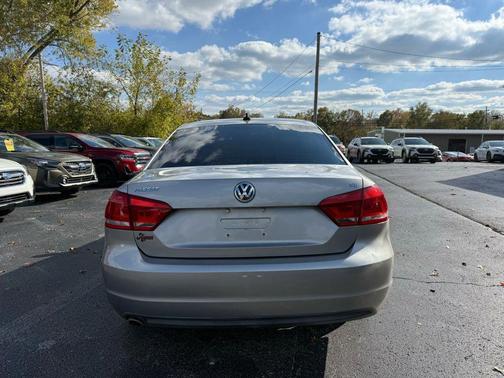 2013 Volkswagen Passat 2.5 SE
