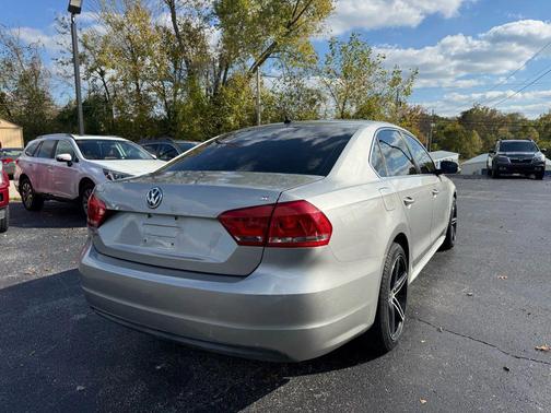 2013 Volkswagen Passat 2.5 SE