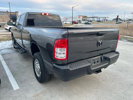 2022 RAM 2500 Tradesman Crew Cab 4x4 8' Box