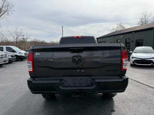 2022 RAM 2500 Tradesman Crew Cab 4x4 8' Box