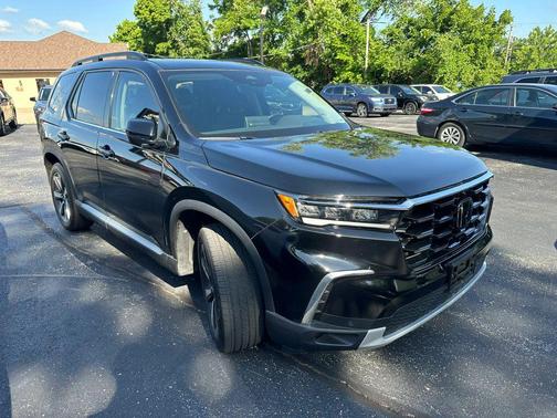 Crystal Black Pearl 2024 Honda Pilot Elite