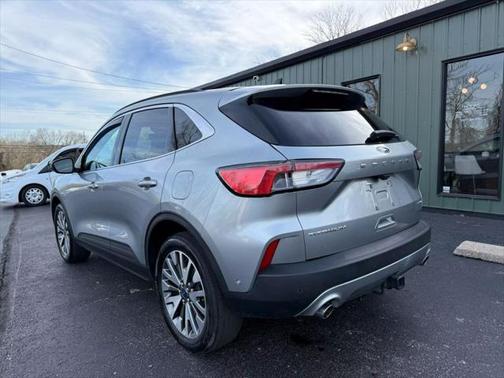 2022 Ford Escape Titanium
