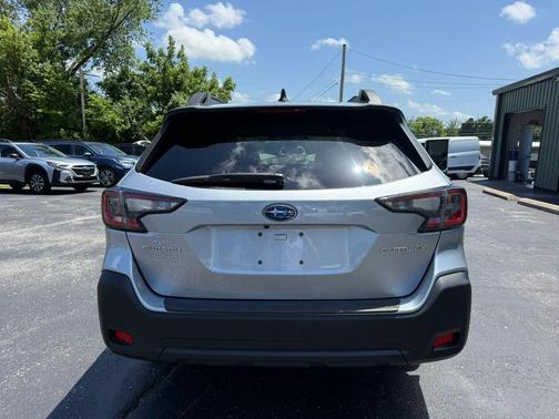 Ice Silver Metallic 2025 Subaru Outback Premium