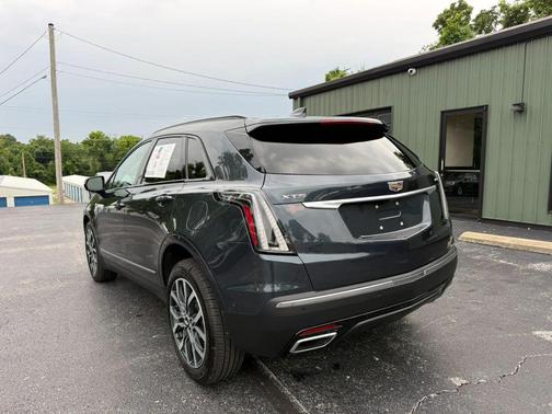 Shadow Metallic 2021 Cadillac XT5 Sport