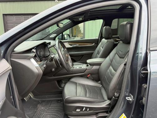 Shadow Metallic 2021 Cadillac XT5 Sport