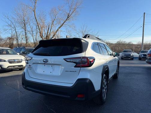 2025 Subaru Outback Premium