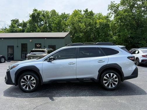 Ice Silver Metallic 2025 Subaru Outback Limited
