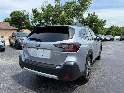 Ice Silver Metallic 2025 Subaru Outback Limited