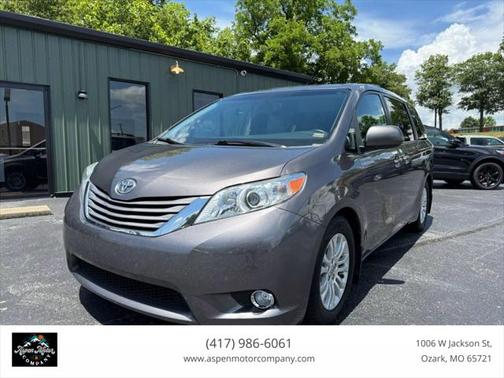 2015 Toyota Sienna XLE
