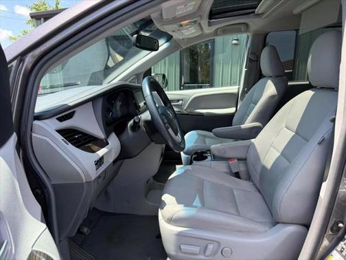 2015 Toyota Sienna XLE