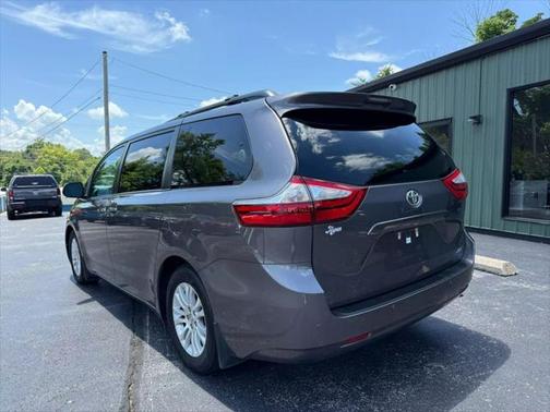 2015 Toyota Sienna XLE