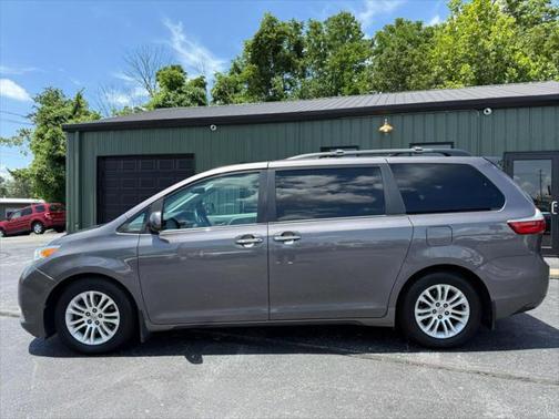 2015 Toyota Sienna XLE