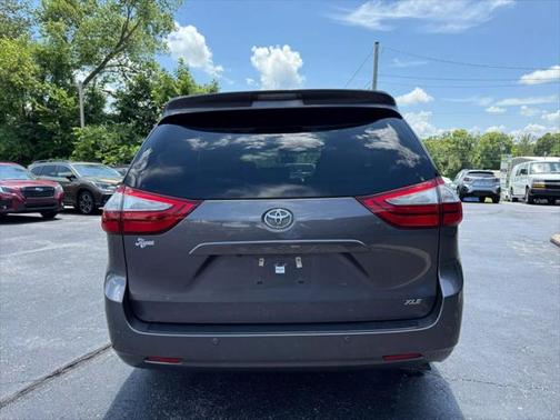 2015 Toyota Sienna XLE
