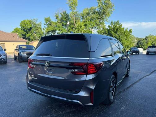 Gray 2025 Honda Odyssey EX-L
