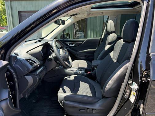 Crystal Black Silica 2024 Subaru Forester Sport