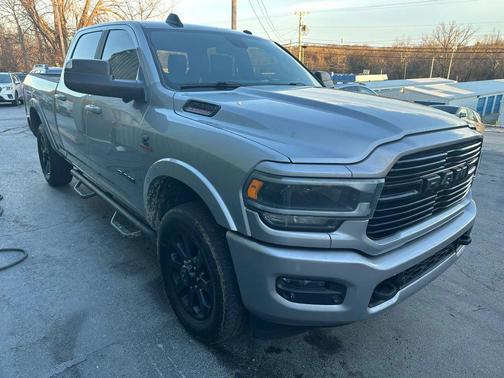 2020 RAM 2500 Laramie Crew Cab 4X4 6'4' Box