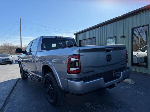 2020 RAM 2500 Laramie Crew Cab 4X4 6'4' Box