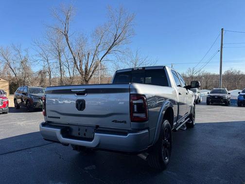 2020 RAM 2500 Laramie Crew Cab 4X4 6'4' Box