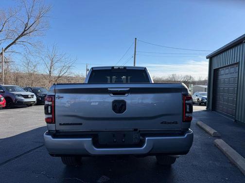 2020 RAM 2500 Laramie Crew Cab 4X4 6'4' Box