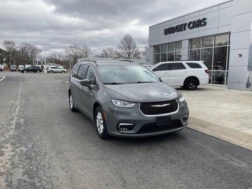 2022 Chrysler Pacifica Touring-L