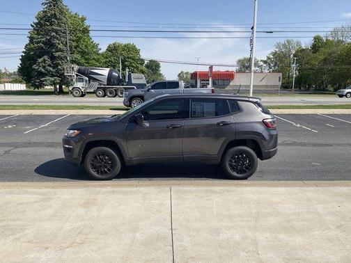 Granite Crystal Clearcoat Metallic 2020 Jeep Compass Sport