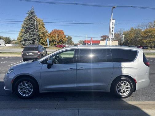 2023 Chrysler Pacifica Touring