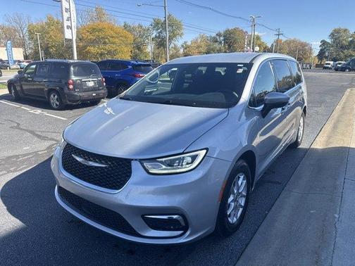 2023 Chrysler Pacifica Touring