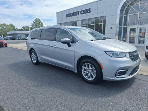 2023 Chrysler Pacifica Touring